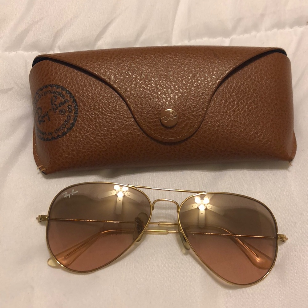 👓 Ray-Ban Aviator Sunglasses Gold